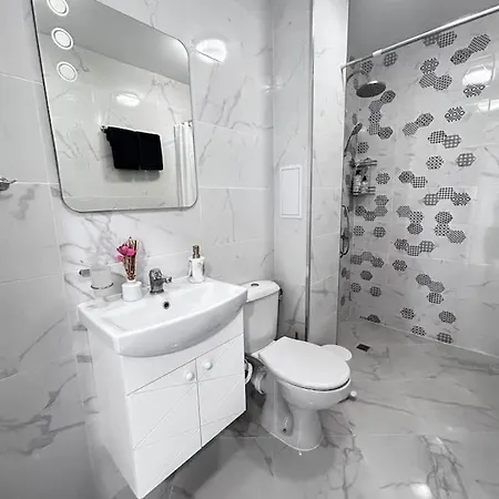 хранова Apartment *